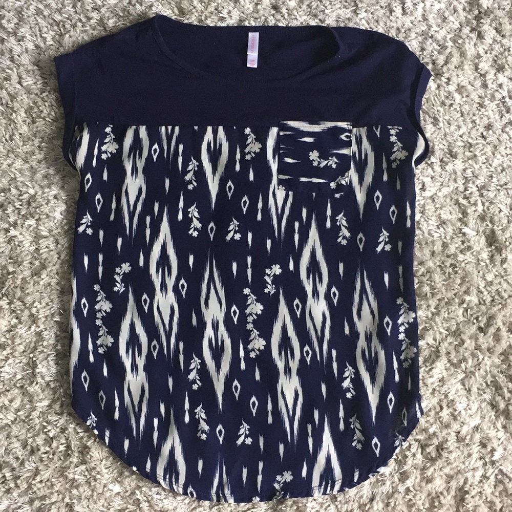 Navy top 🥀